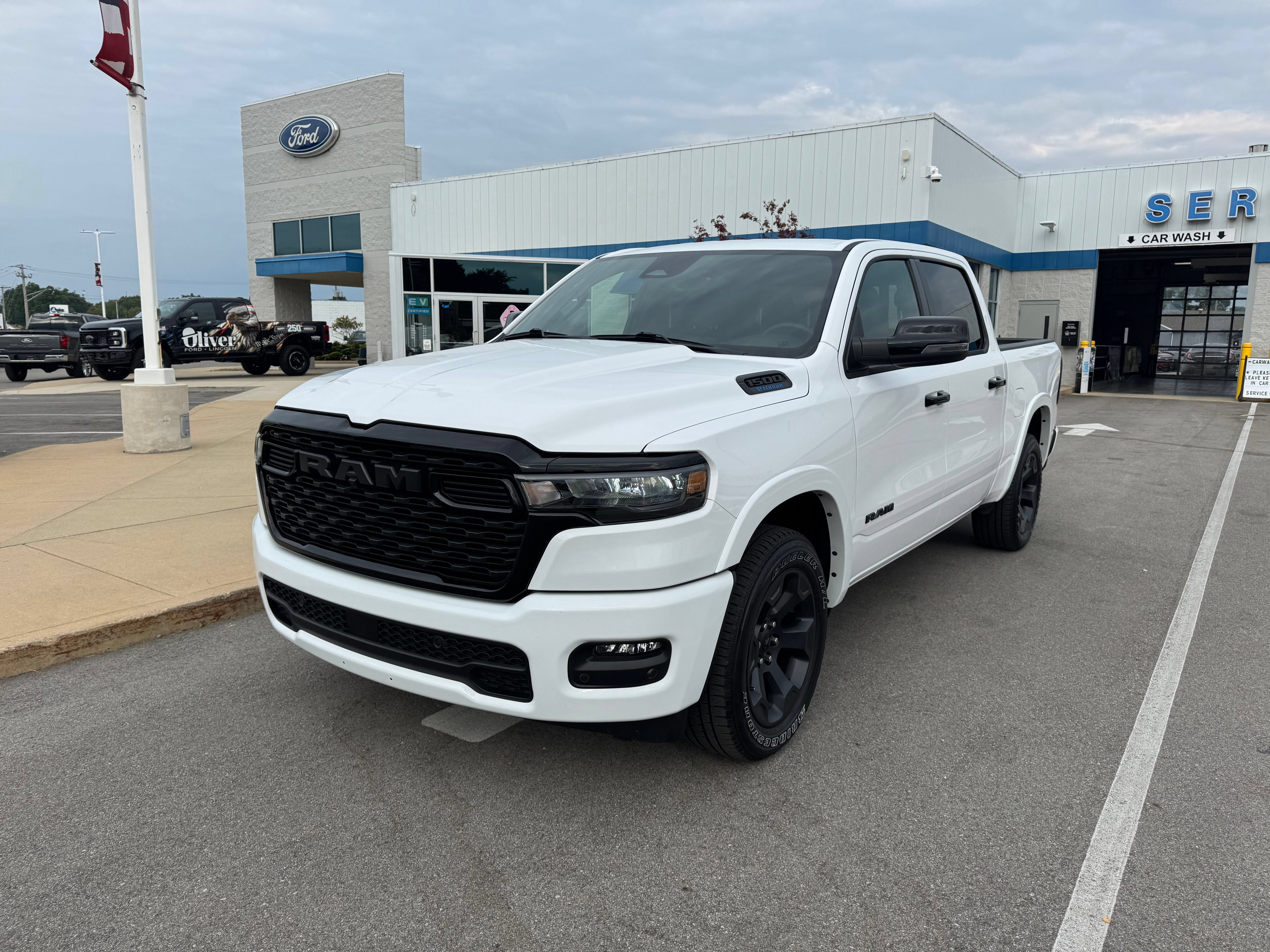 Used 2025 RAM 1500 Big Horn AWD/4WD image 3