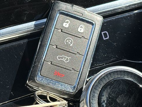 Used 2025 Jeep Grand Cherokee Altitude AWD/4WD image 35