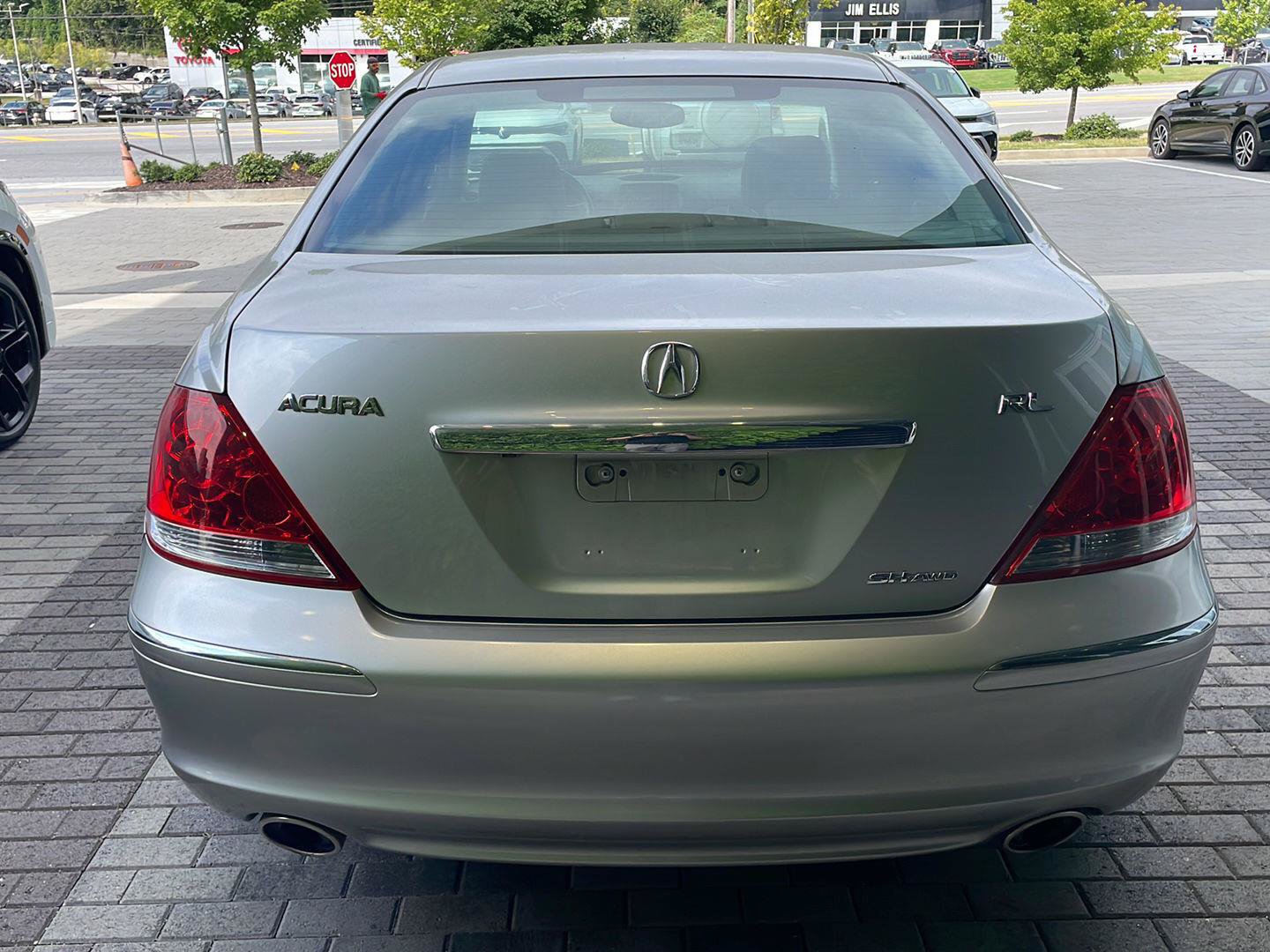 Used 2007 Acura RL w/ Technology Package AWD/4WD image 16