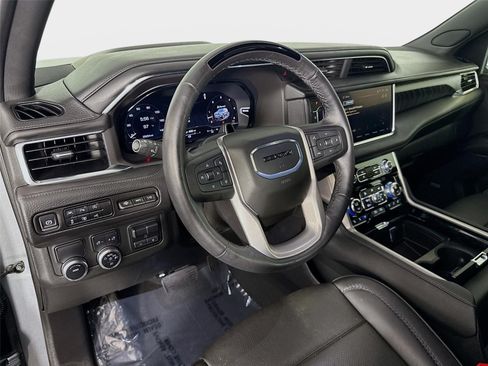 Used 2024 GMC Yukon Denali w/ Advanced Technology Package RWD image 9