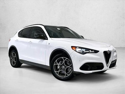 Used 2024 Alfa Romeo Stelvio Ti AWD/4WD image 12