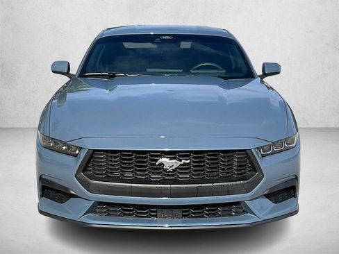 Used 2025 Ford Mustang Coupe RWD image 3