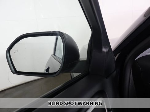 Used 2020 Ford Explorer XLT w/ Equipment Group 202A image 3