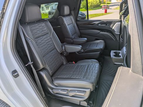 Used 2023 Cadillac Escalade Sport Platinum w/ LPO, ONYX Package AWD/4WD image 25