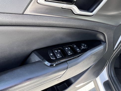 Certified 2024 Kia Sportage EX image 21