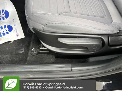 Used 2024 Hyundai Santa Cruz SE image 32