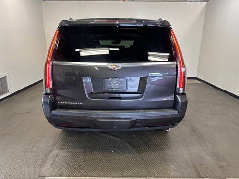 Used 2016 Cadillac Escalade Luxury image 5