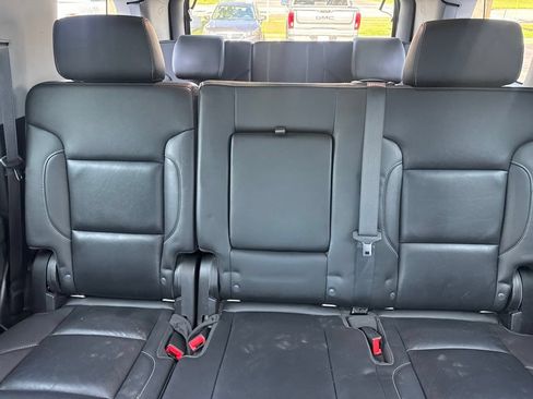 Used 2019 GMC Yukon SLT RWD image 17