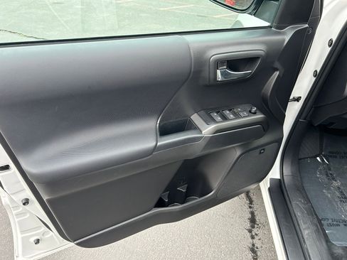 Certified 2023 Toyota Tacoma TRD Off-Road w/ TRD Premium Off Road Package image 9