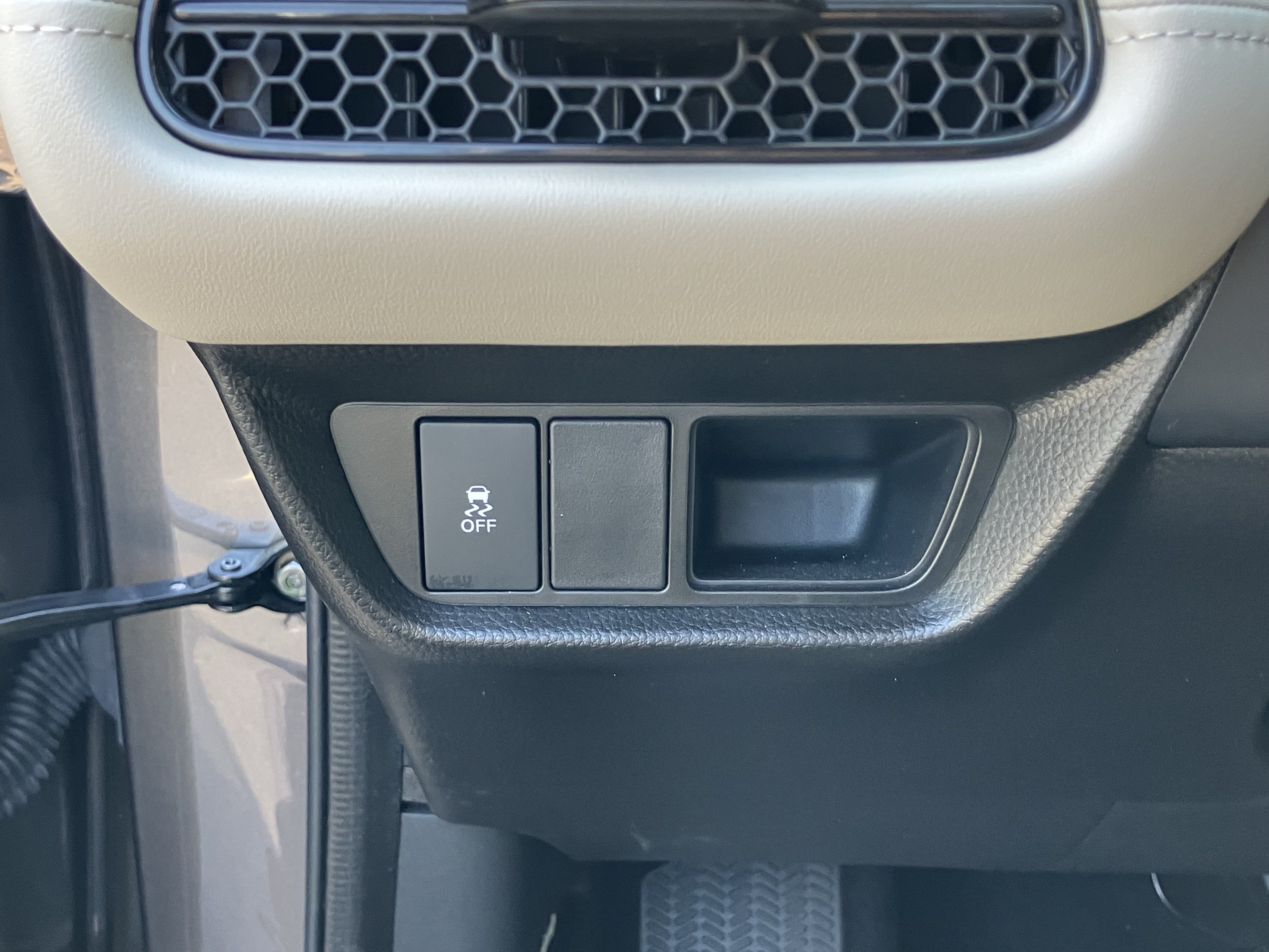 Certified 2026 Honda HR-V LX image 19