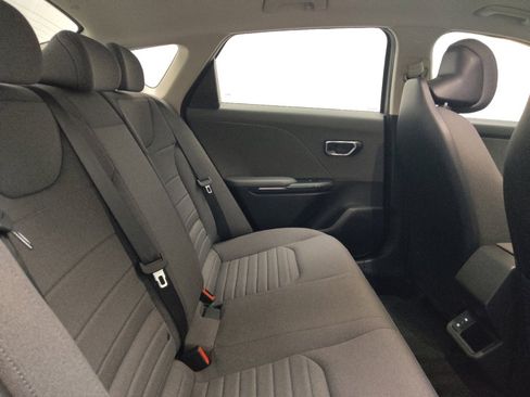 Used 2025 Kia K4 EX image 19