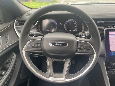 Used 2024 Jeep Grand Cherokee L Limited AWD/4WD image 21