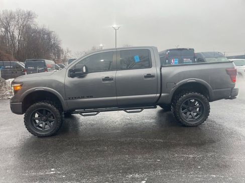 Used 2019 Nissan Titan PRO-4X w/ Pro-4x Convenience Package image 3