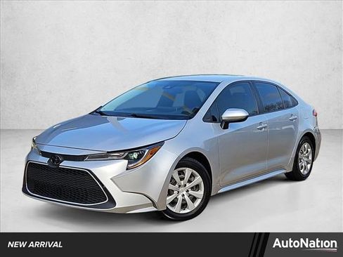 Used 2021 Toyota Corolla LE image 1