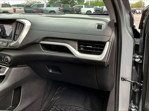Used 2024 GMC Terrain SLE AWD/4WD image 25