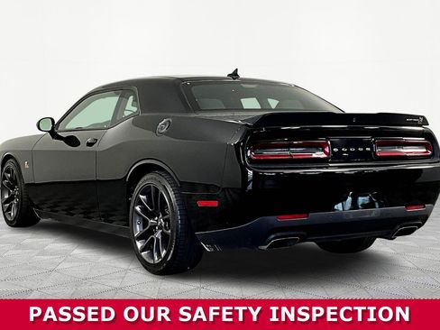 Used 2022 Dodge Challenger R/T Scat Pack w/ Driver Convenience Group RWD image 4