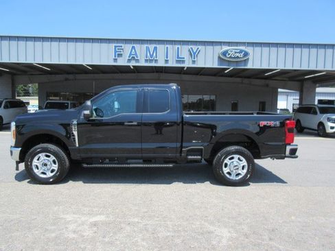 Used 2026 Ford F250 XLT w/ 360-Degree Camera Package AWD/4WD image 2