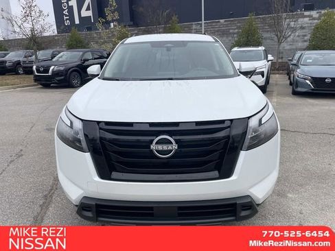 New 2025 Nissan Pathfinder SV image 6