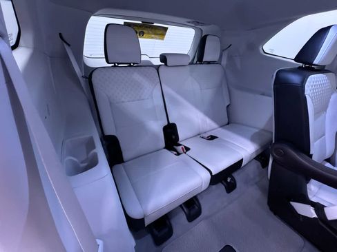 Used 2024 GMC Acadia Denali w/ Super Cruise Package image 41