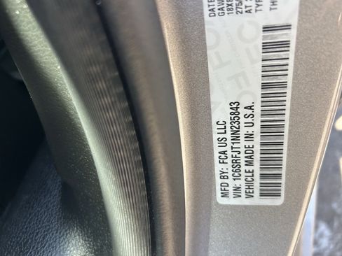 Used 2022 RAM 1500 Laramie AWD/4WD image 17