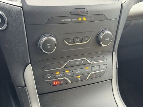 Used 2020 Ford Edge SEL image 30