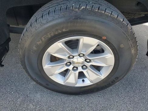 Used 2023 Chevrolet Silverado 1500 LT image 10