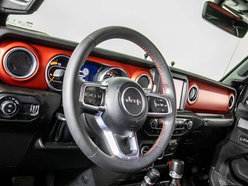 Used 2023 Jeep Gladiator Rubicon w/ LED Lighting Group AWD/4WD image 18