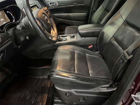 Used 2017 Jeep Grand Cherokee Limited w/ Luxury Group II image 18