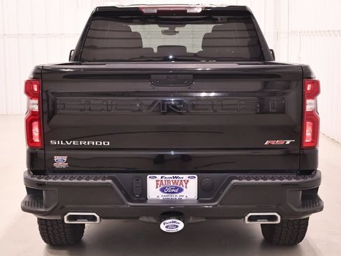 Used 2021 Chevrolet Silverado 1500 RST w/ Z71 Off-Road Package AWD/4WD image 9