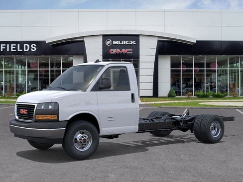 New 2025 GMC Savana 3500 w/ Power Convenience Package image 2