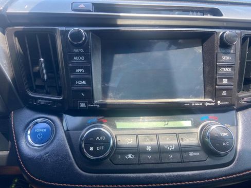 Used 2017 Toyota RAV4 SE AWD/4WD image 14