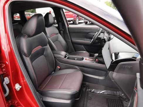 Certified 2025 Nissan Kicks SR AWD/4WD image 28