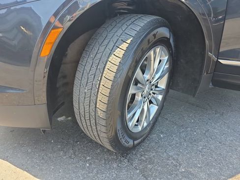 Used 2020 Cadillac XT5 Premium Luxury w/ LPO, Floor Liner Package AWD/4WD image 34