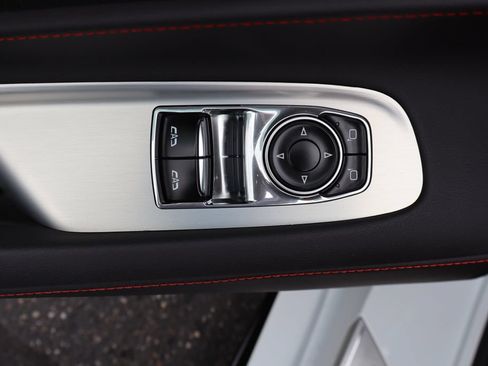 Used 2020 Chevrolet Corvette Stingray Coupe w/ Z51 Performance Package RWD image 21
