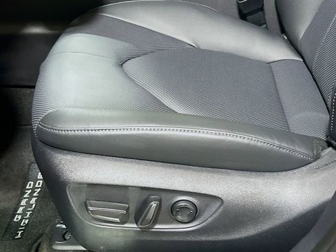 New 2026 Toyota Grand Highlander AWD Hybrid image 18