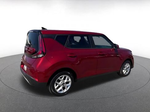 Used 2025 Kia Soul LX w/ LX Technology Package FWD image 14