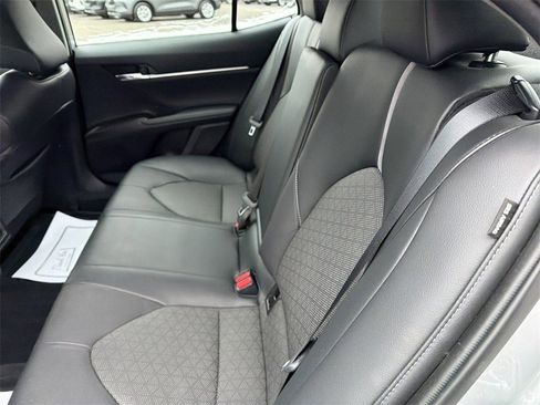 Used 2023 Toyota Camry XSE image 11