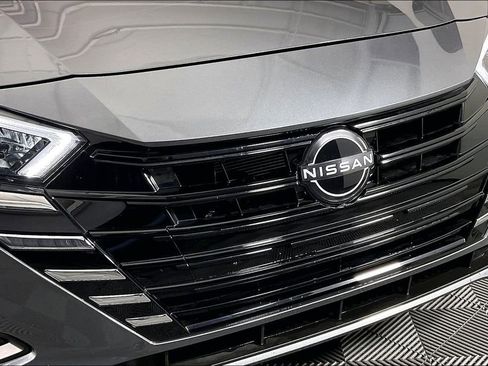 Used 2025 Nissan Versa SV w/ Trunk Package FWD image 38