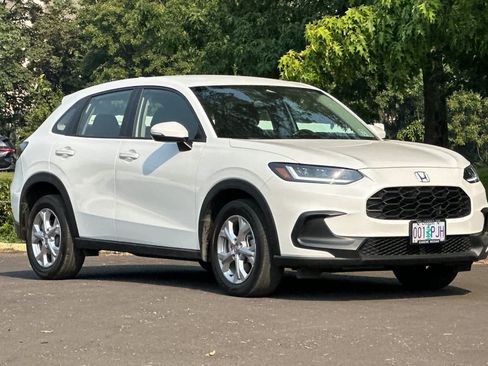 Used 2023 Honda HR-V LX image 9
