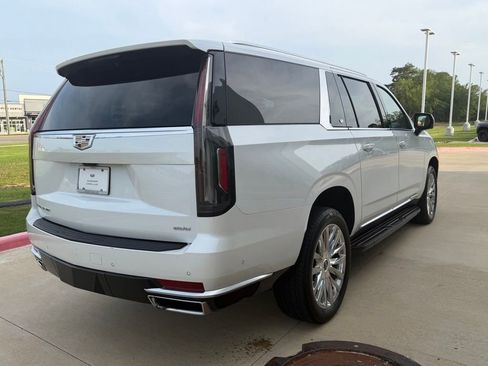 Used 2024 Cadillac Escalade ESV Premium Luxury w/ LPO, Floor Liner Package AWD/4WD image 5