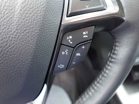 Used 2024 Ford Edge SEL image 17