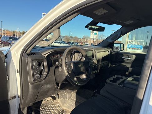 Used 2019 Chevrolet Silverado 1500 W/T w/ Trailering Package image 11