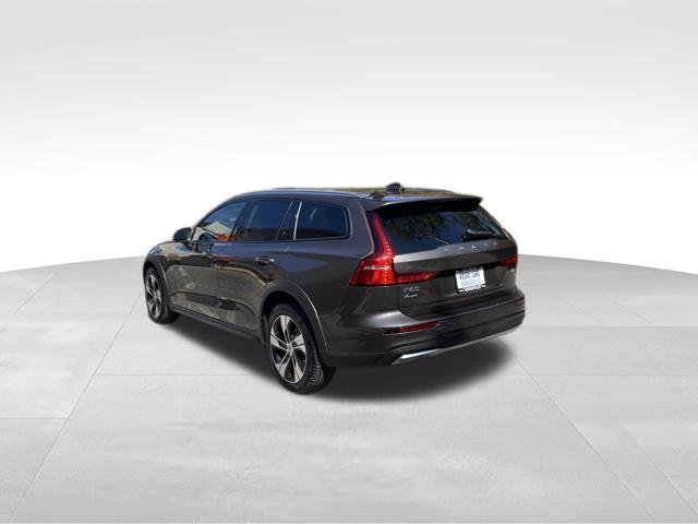 Certified 2025 Volvo V60 B5 Cross Country Plus AWD/4WD image 6