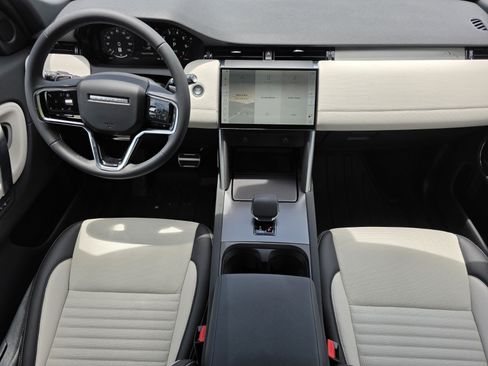 Used 2026 Land Rover Discovery Sport Landmark AWD/4WD image 4