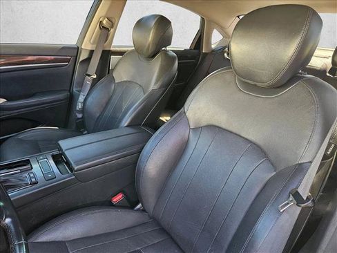 Used 2018 Genesis G80 3.8 RWD image 12