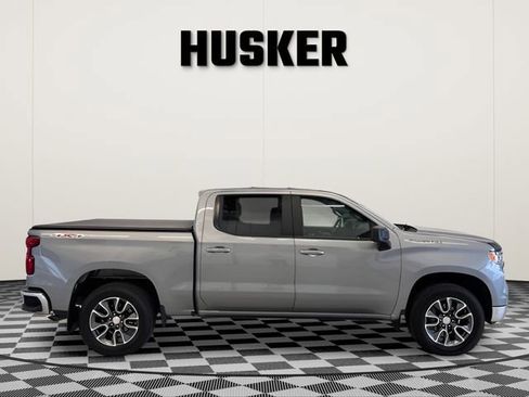 Used 2024 Chevrolet Silverado 1500 LT image 2