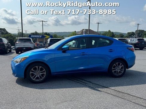 Used 2019 Toyota Yaris LE FWD image 5