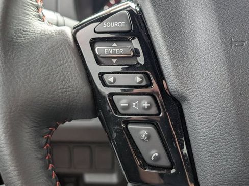 Used 2025 Nissan Frontier PRO-4X AWD/4WD image 21