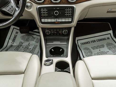 Used 2020 Mercedes-Benz GLA 250 4MATIC image 11