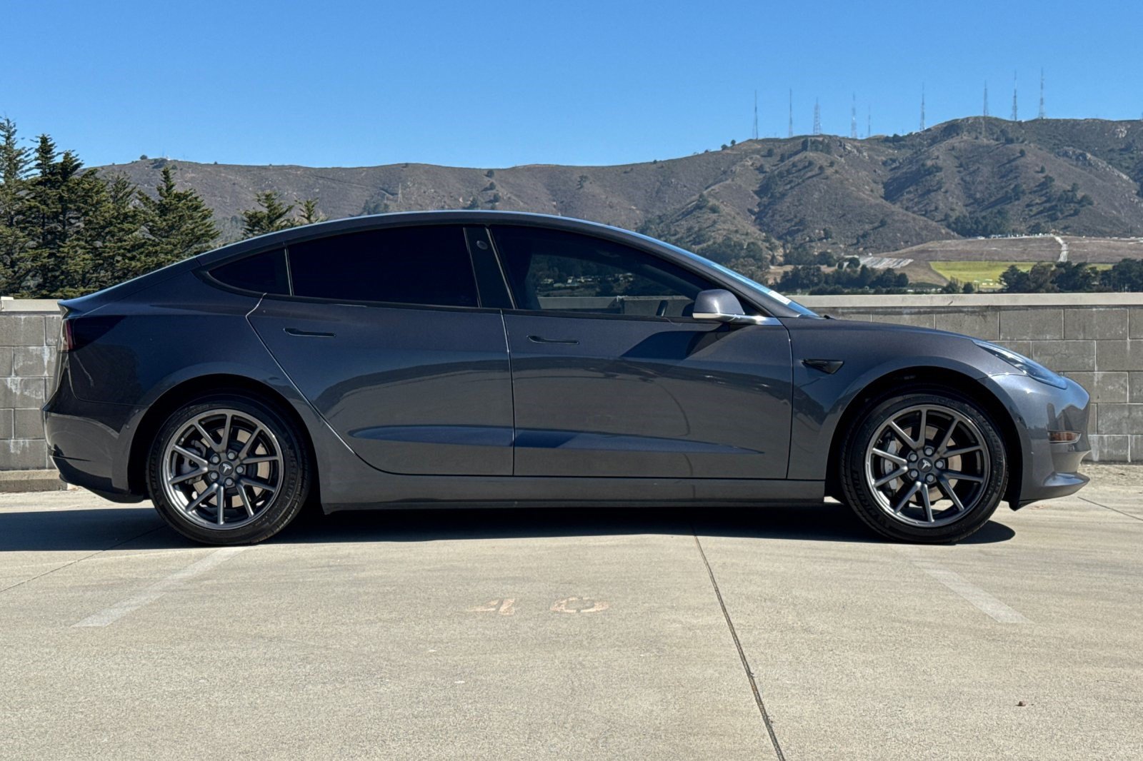 Used 2018 Tesla Model 3 Long Range RWD image 7